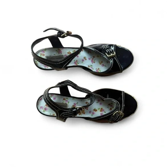 Black patent buckle and tan weave heels with buckles - Picture 4 of 6